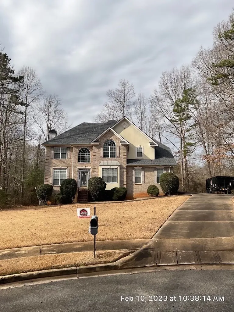 Stucco traditional — Architectural shingle · Finished work